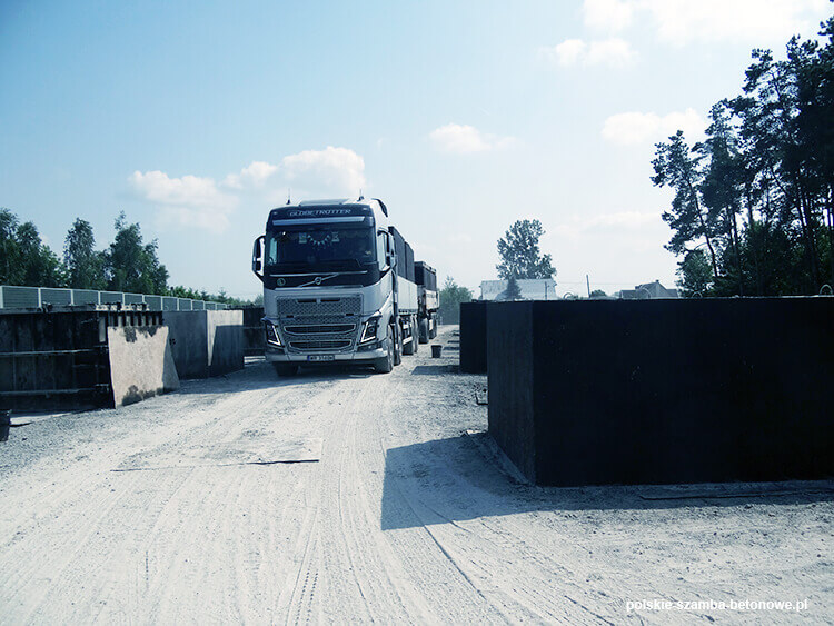Transport szamb betonowych  w Orzeszu